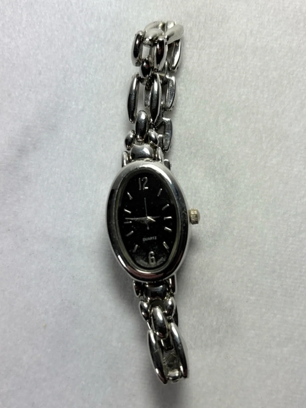 Women's Silver Chain-Link Watch with Black Dial Vintage New Battery**